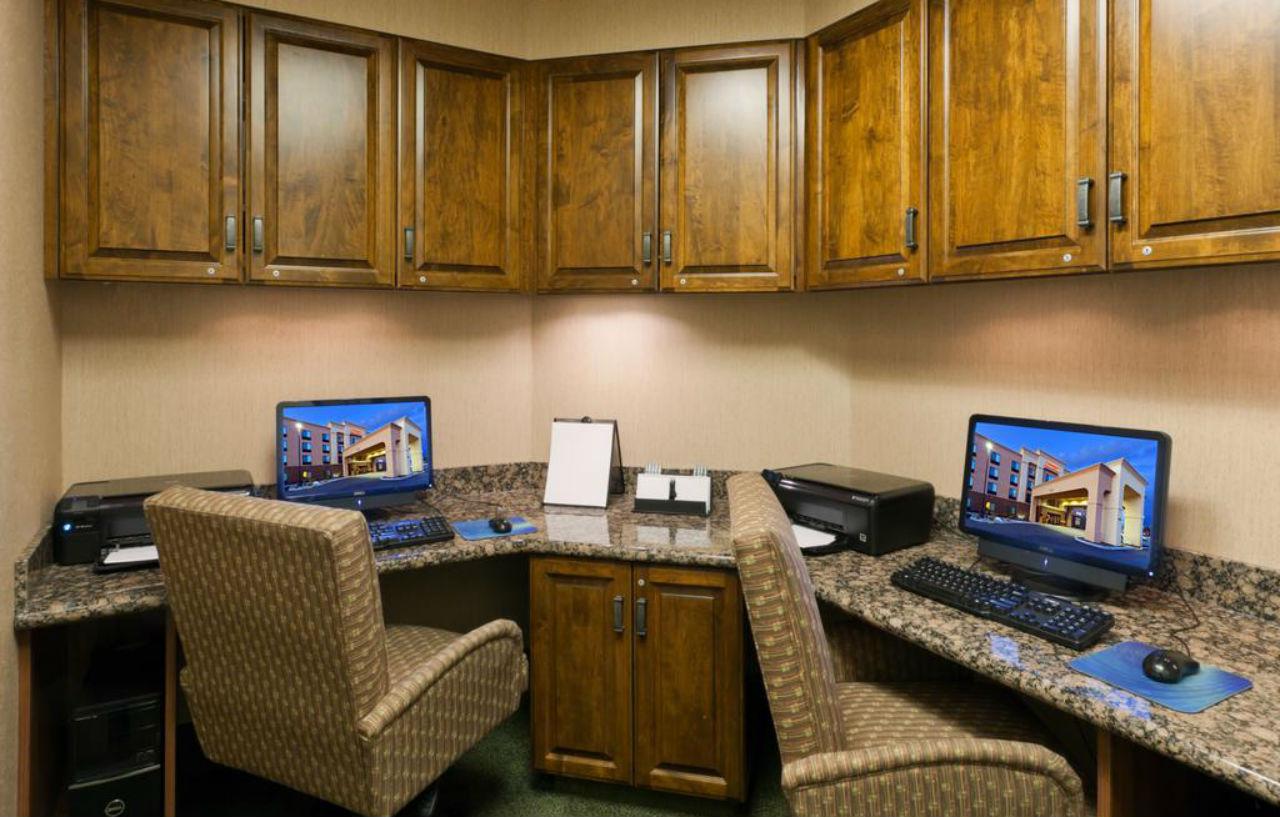 Hampton Inn & Suites Fairbanks Ngoại thất bức ảnh