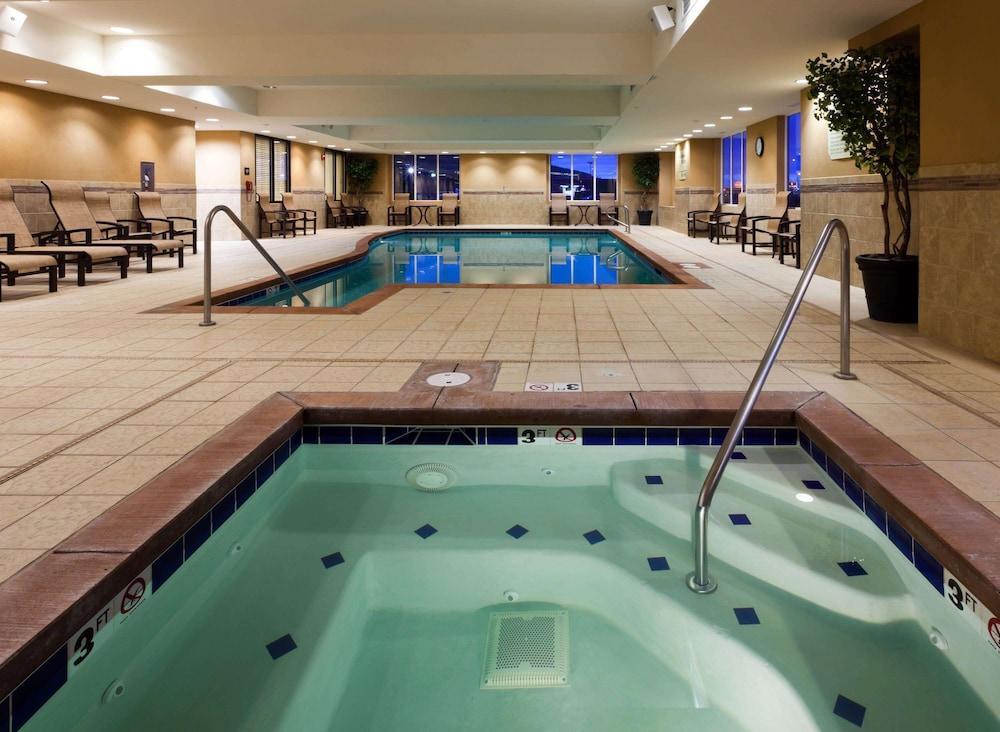 Hampton Inn & Suites Fairbanks Ngoại thất bức ảnh