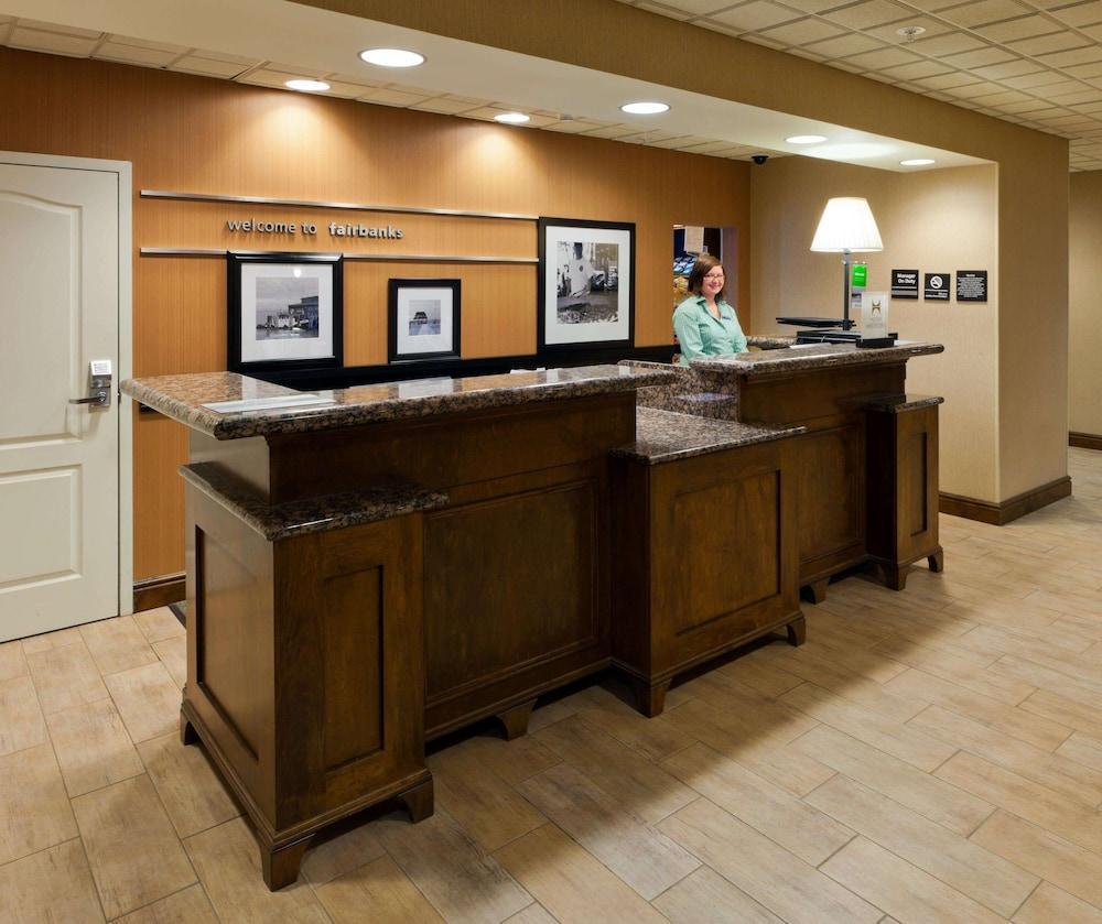 Hampton Inn & Suites Fairbanks Ngoại thất bức ảnh
