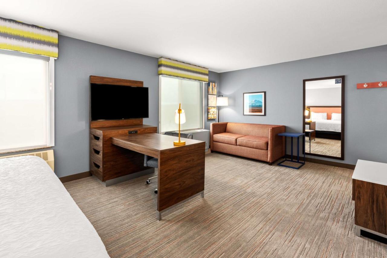 Hampton Inn & Suites Fairbanks Ngoại thất bức ảnh