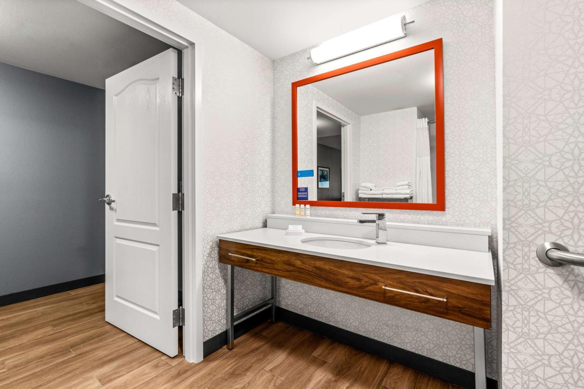 Hampton Inn & Suites Fairbanks Ngoại thất bức ảnh