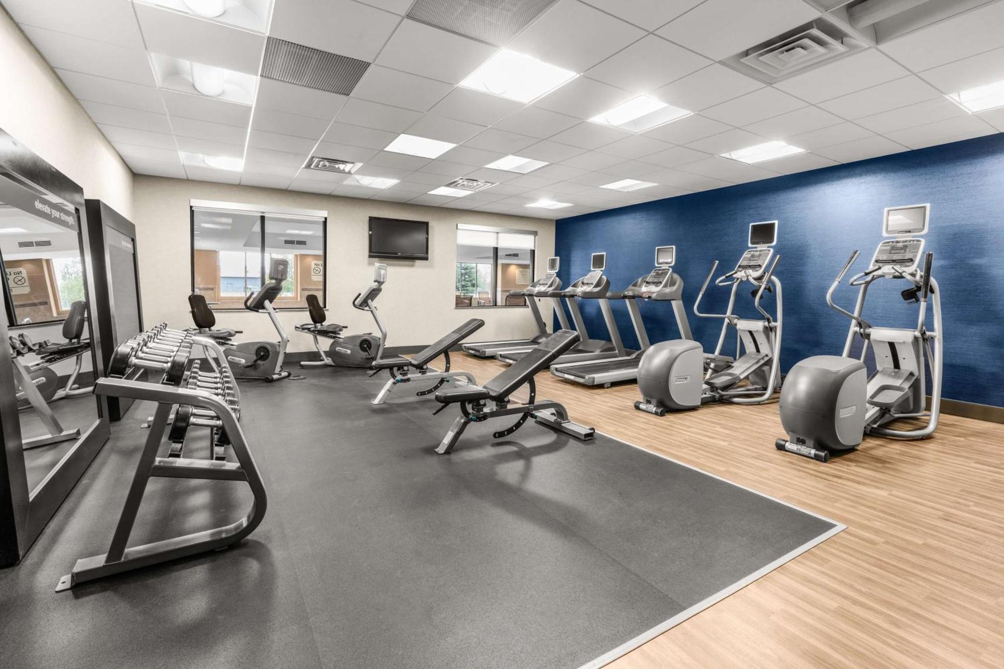 Hampton Inn & Suites Fairbanks Ngoại thất bức ảnh