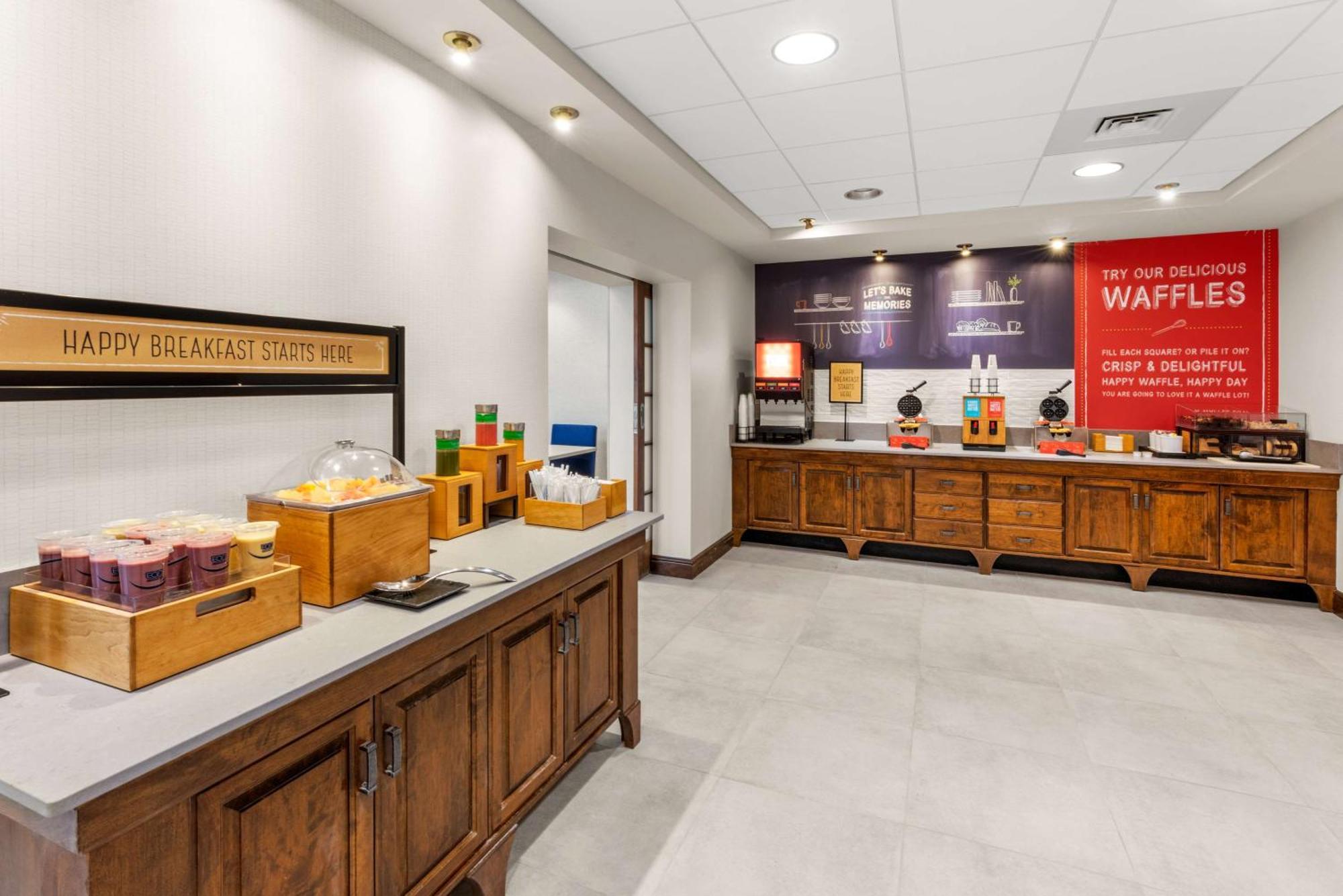 Hampton Inn & Suites Fairbanks Ngoại thất bức ảnh