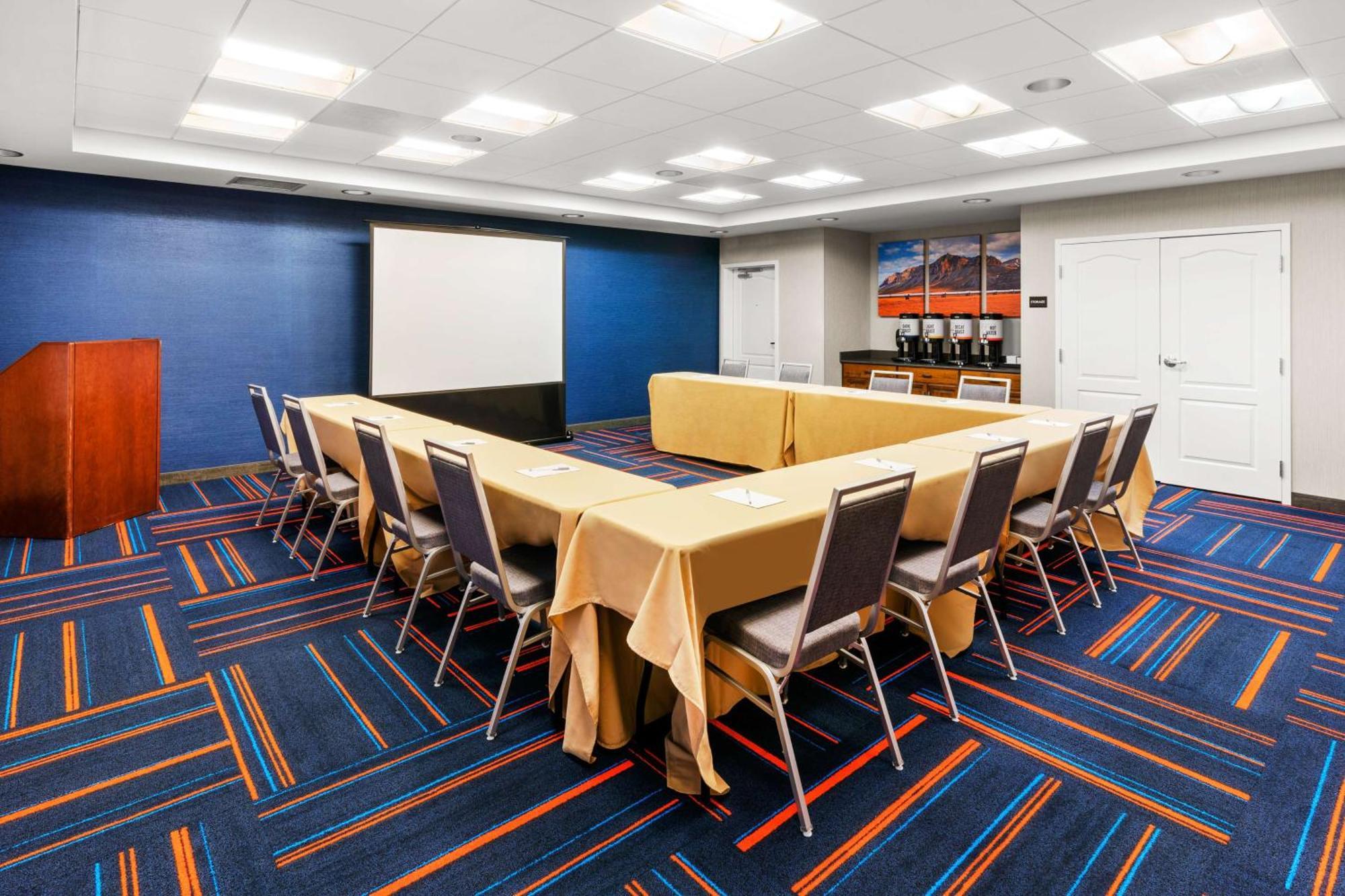 Hampton Inn & Suites Fairbanks Ngoại thất bức ảnh