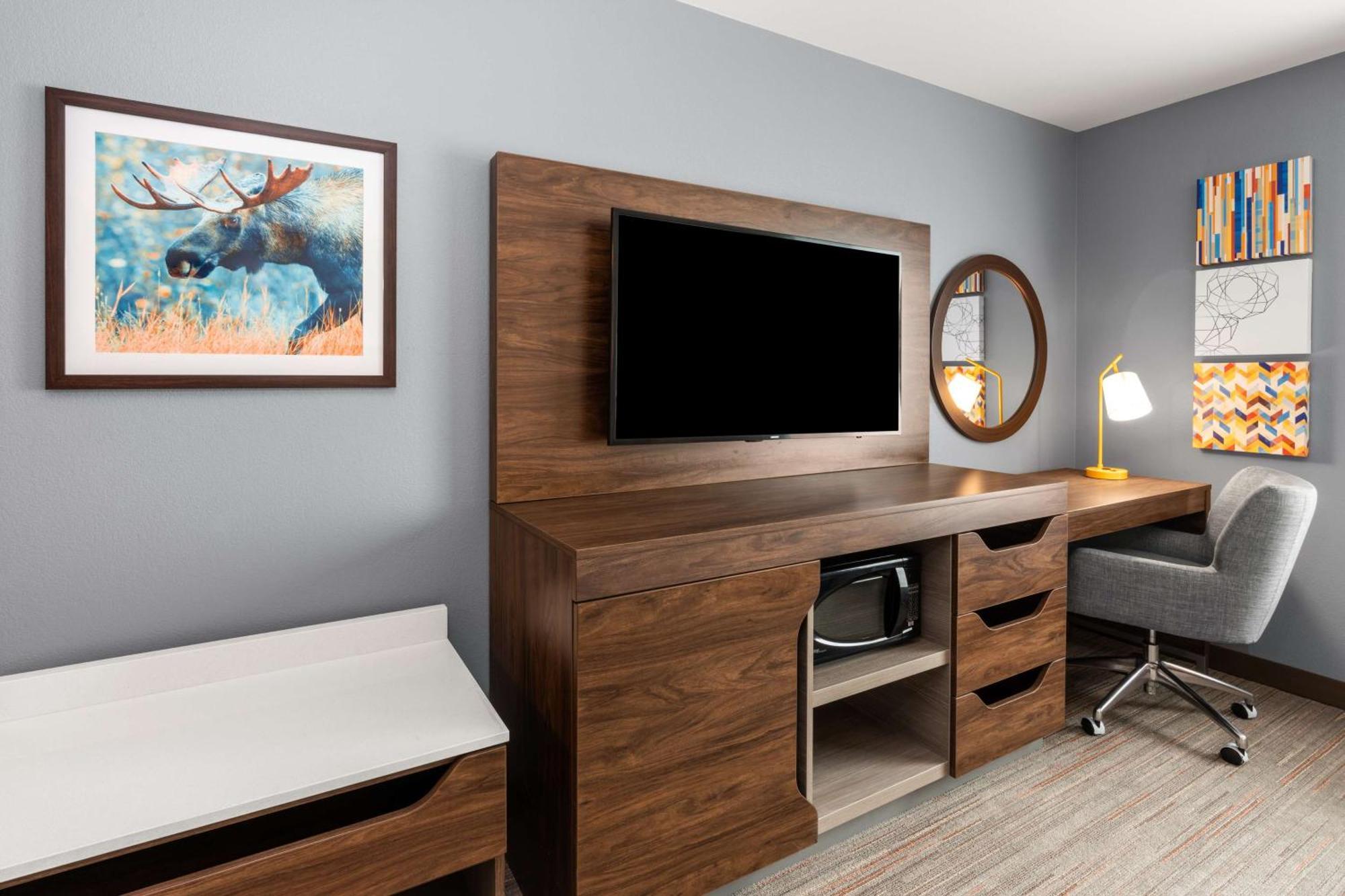 Hampton Inn & Suites Fairbanks Ngoại thất bức ảnh