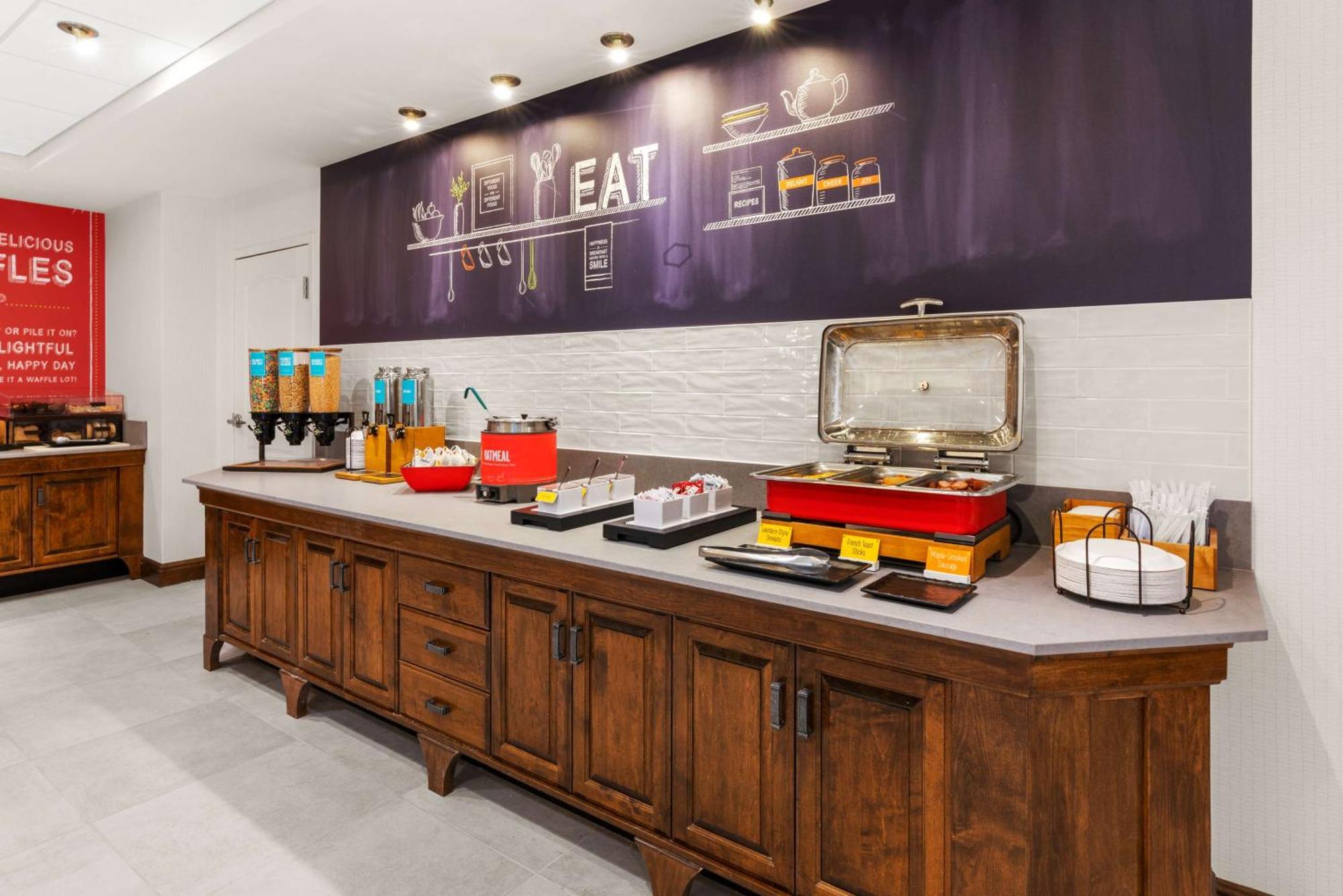 Hampton Inn & Suites Fairbanks Ngoại thất bức ảnh